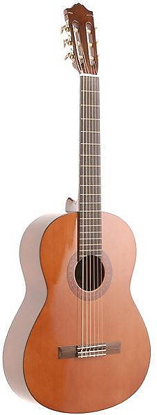 Yamaha C40 классическая гитара 4/4, корпус меранти, верхняя дека ель, цвет натуральный