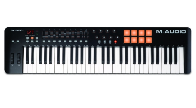 M-Audio Oxygen 61 Mk IV 61 клавишная USB MIDI клавиатура, LCD дисплей, 8 энкодеров, 8 пэдов, 9 фейде
