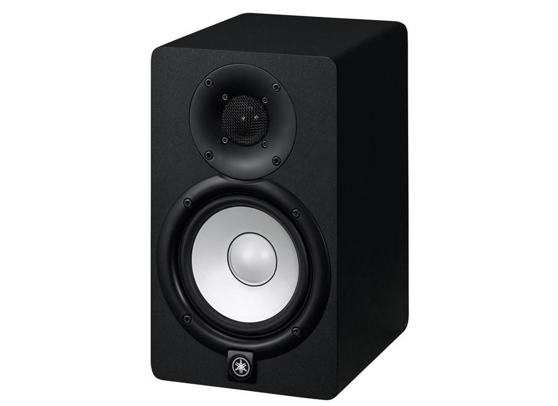 Yamaha HS5  активный студийный монитор ближней зоны 70Вт. 5` + 1`. 54Hz-30kHz